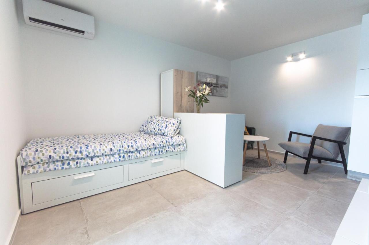 Studio Apartman Irma Cervar 포레치 외부 사진