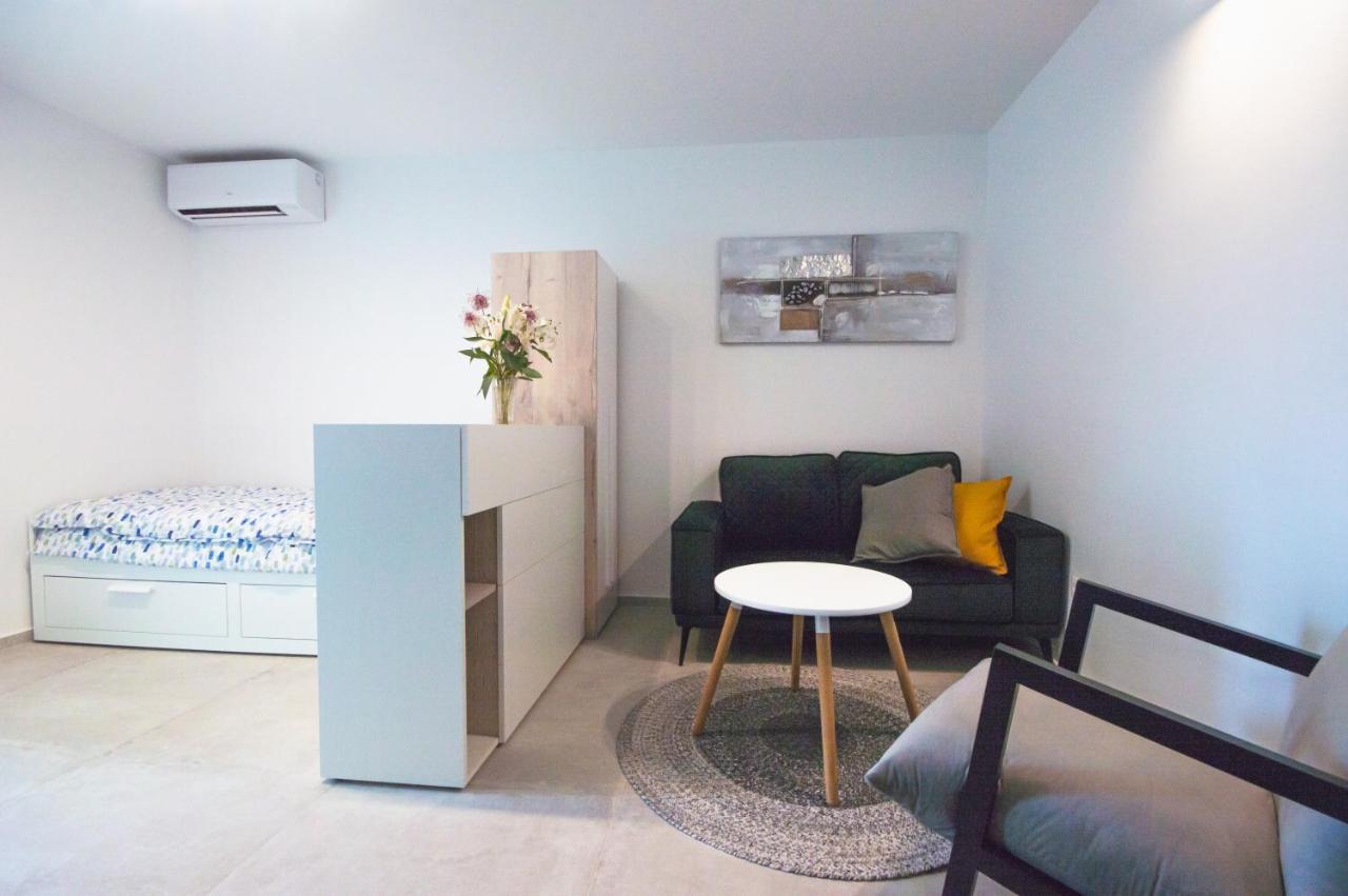 Studio Apartman Irma Cervar 포레치 외부 사진